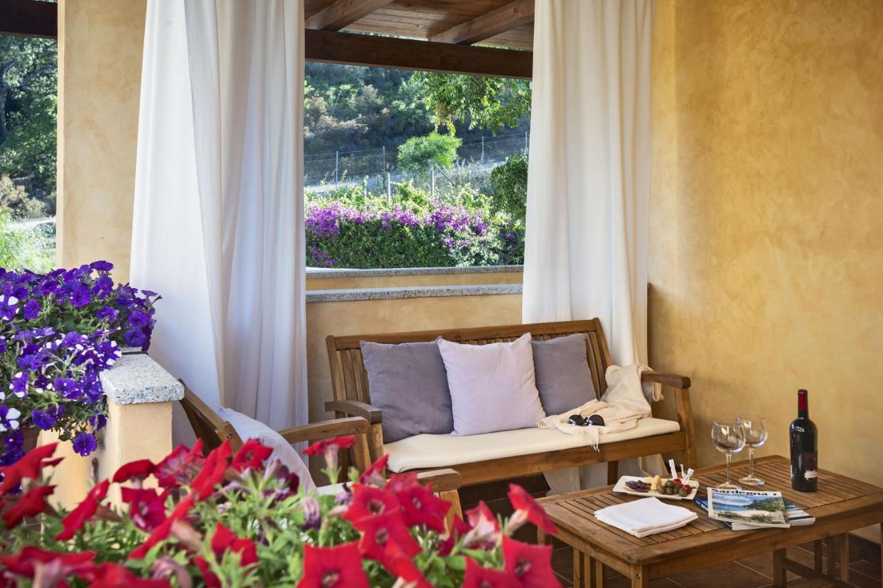 Relais Fenicottero Rosa Pensionat Porto Taverna Exteriör bild