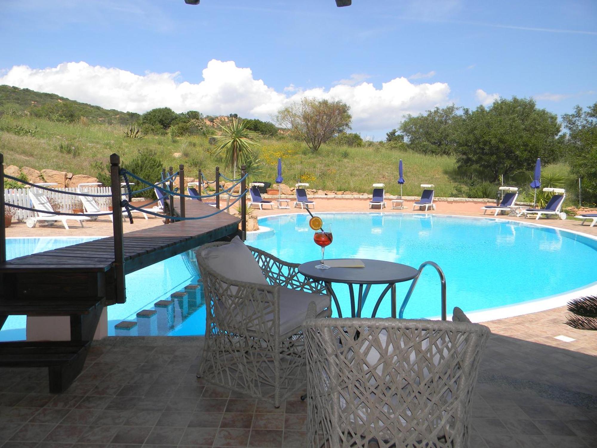 Relais Fenicottero Rosa Pensionat Porto Taverna Exteriör bild
