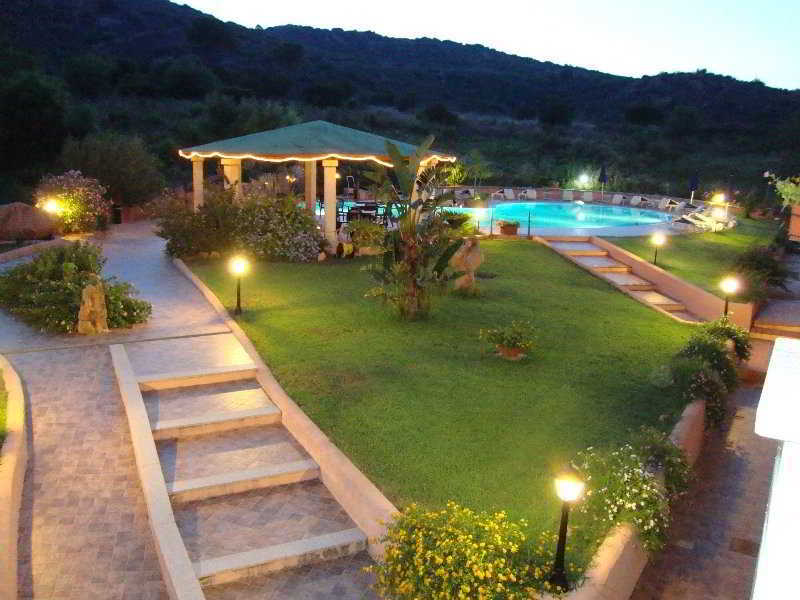 Relais Fenicottero Rosa Pensionat Porto Taverna Exteriör bild